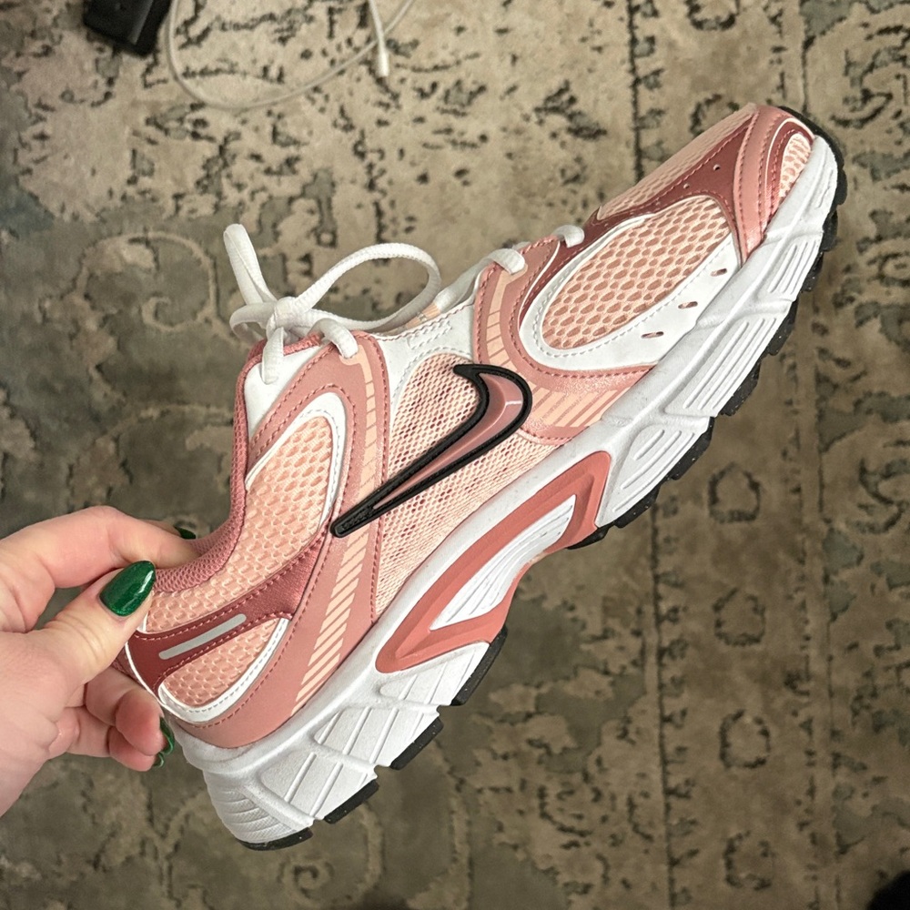Nike Women's V5 Running Shoes
